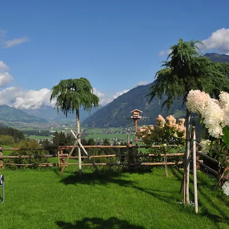 Apartment Christian *