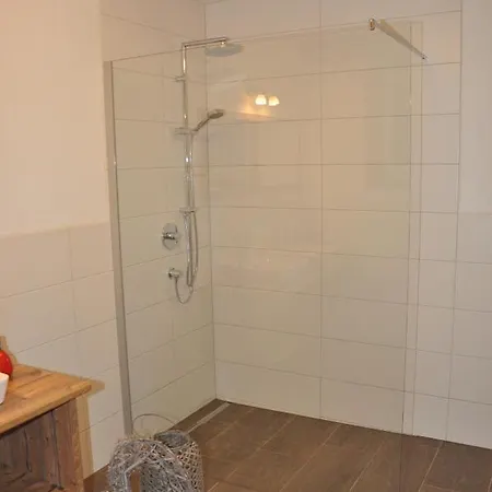 Christian Apartment *